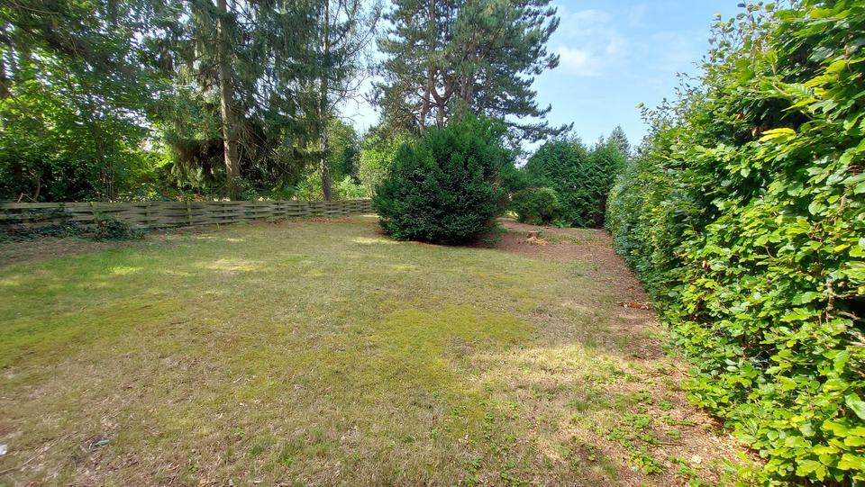 Sonniges Baugrundstück in sehr ruhiger Lage für DHH oder EFH – Bild 6