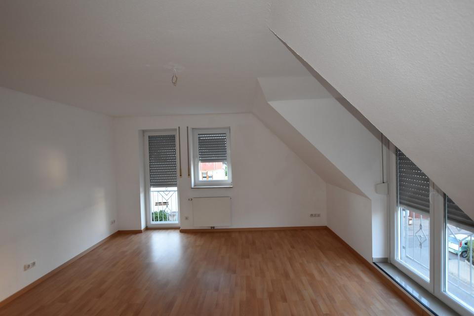 Hell und modern: 4-Zimmer Maisonette Wohnung – Bild 4
