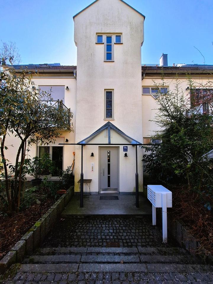 Helle Dachwohnung mit Südterrasse und Blick ins Grüne – Bild 17