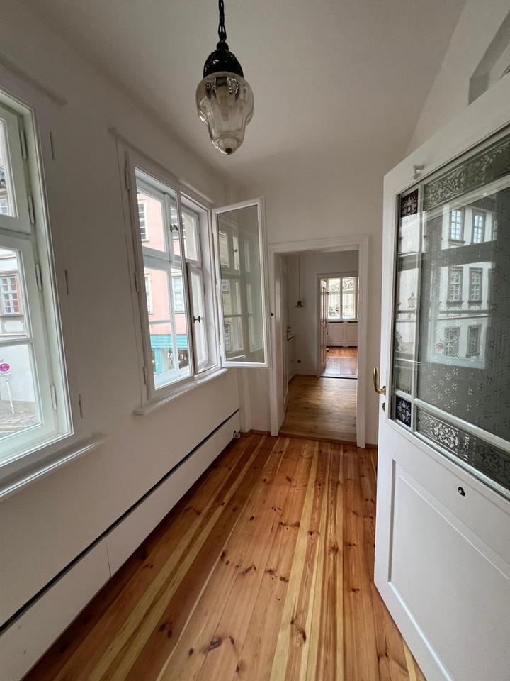 Neu renovierte 3-Zimmer Wohnung inmitten der historischen Altstadt – Bild 5