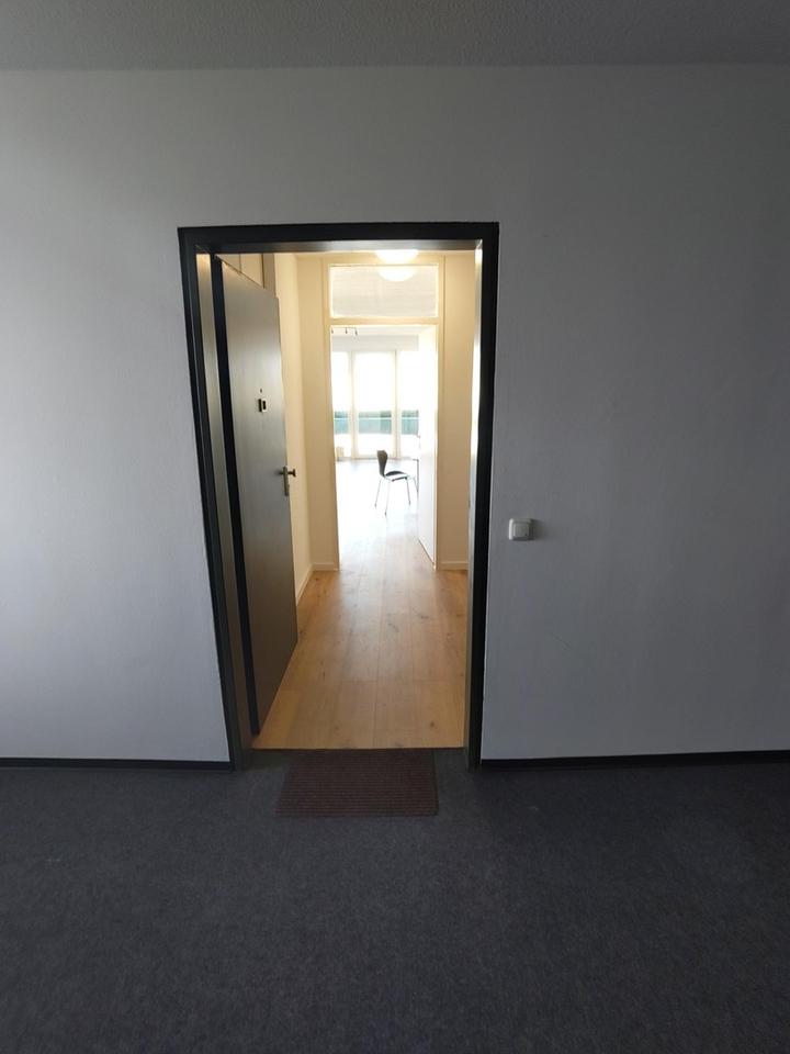 Stadtwohung 39 m² mit Luitpoldpark-Blick – 5. OG, Ostbalkon, neue Fenster, sofort verfügbar – Bild 3