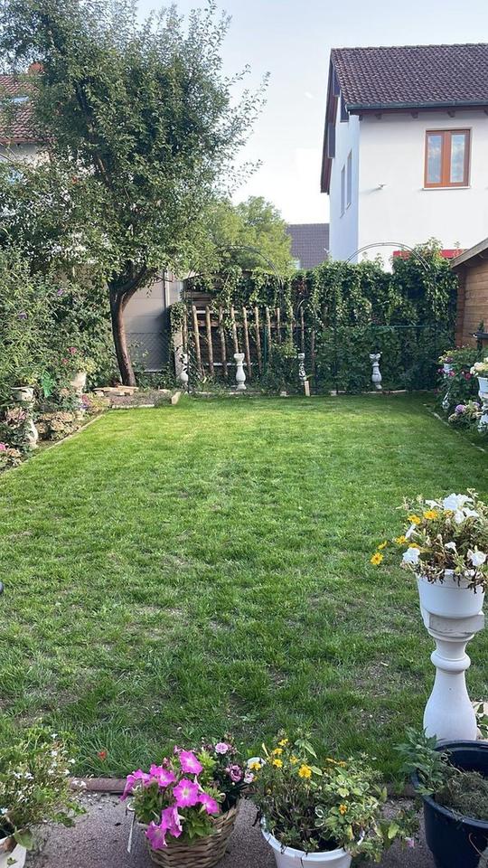 Modernes 5,5-Zi-Haus mit Hobbyraum & Garten in Lerchenau – Bild 2
