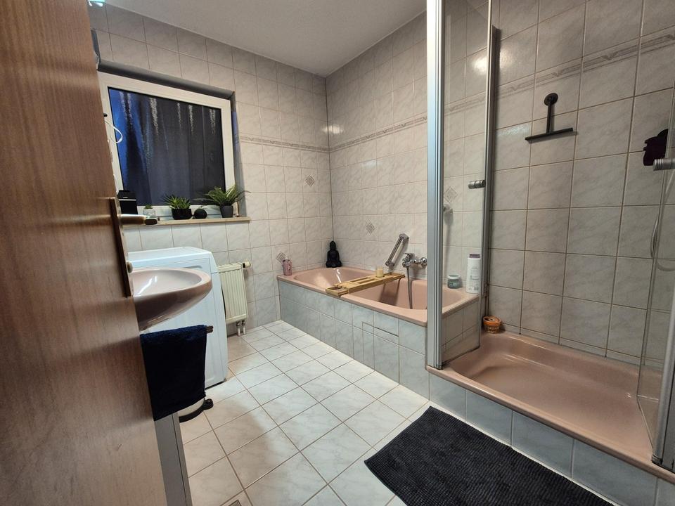 Moderne 2,5-Zimmer-Wohnung mit Balkon, TG-Stellplatz und bester Lage – Bild 6