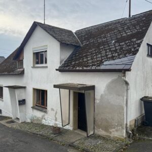 Einfamilienwohnhaus freistehend in 56244 Hartenfels - renovierungsbedürftig