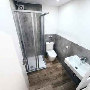 Renoviertes Balkon-Appartment in Düsseldorf-Unterbilk mit Küche und Waschmaschine