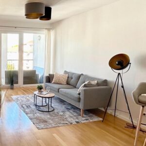 Top-floor 2-Zimmer Wohnung im 5. OG mit West-Balkon - provisionsfrei und unvermietet