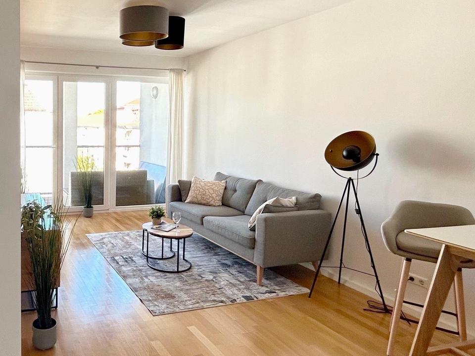 Top-floor 2-Zimmer Wohnung im 5. OG mit West-Balkon - provisionsfrei und unvermietet