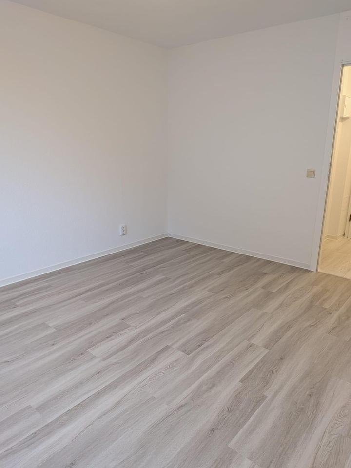 Studentenapartment | frisch renoviert | direkt an der Straßenbahn – Bild 4