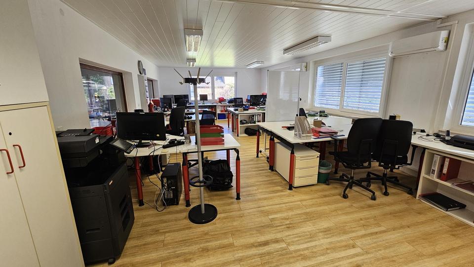 Firmenhalle / Industriehalle mit Bürotrakt – Bild 13