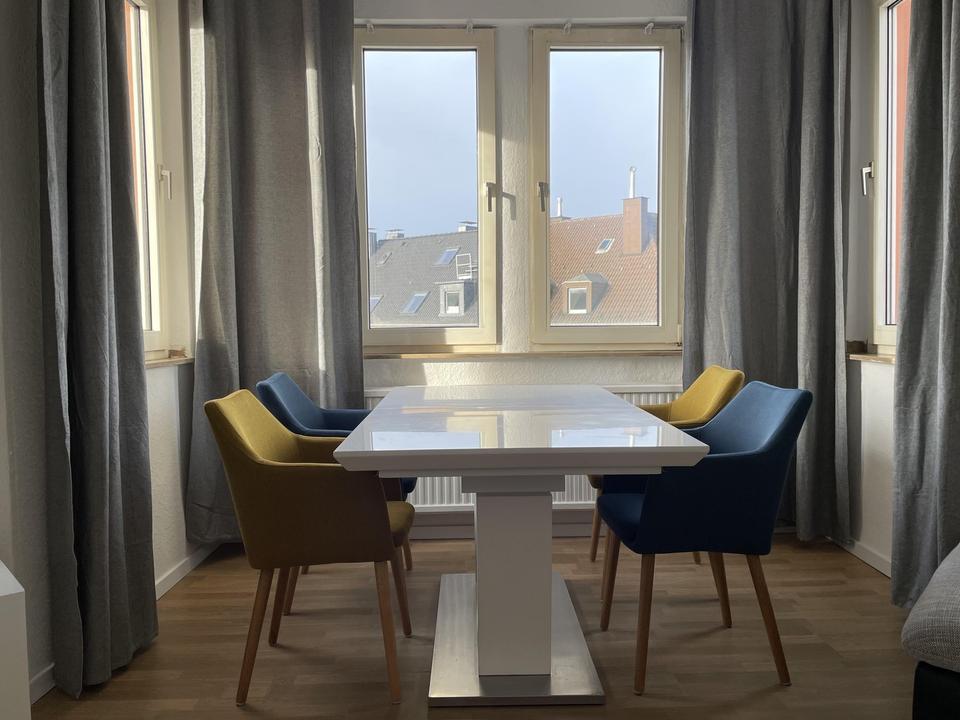 Starting a new job in or around Essen? Fully furnished period apartment in a prime central location – Bild 2