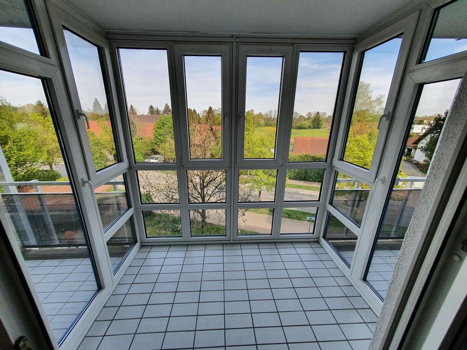 Große 1-Zimmer Wohnung mit separater Küche, großem Balkon und Lift – Bild 4