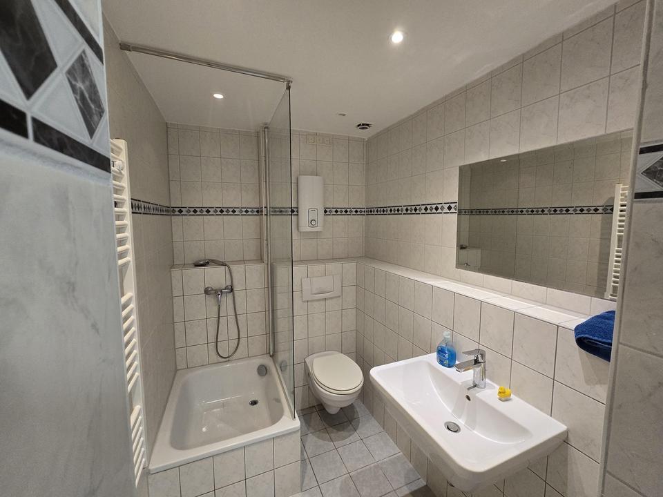 Helle Wohnung provisionsfrei vom Eigentümer, frisch renoviert – Bild 4