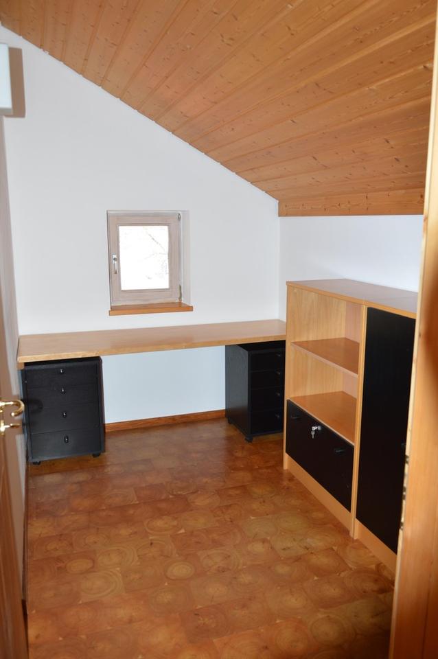 Solides Einfamilienhaus mit großem Grundstück für Gestalter und Familien – Bild 18