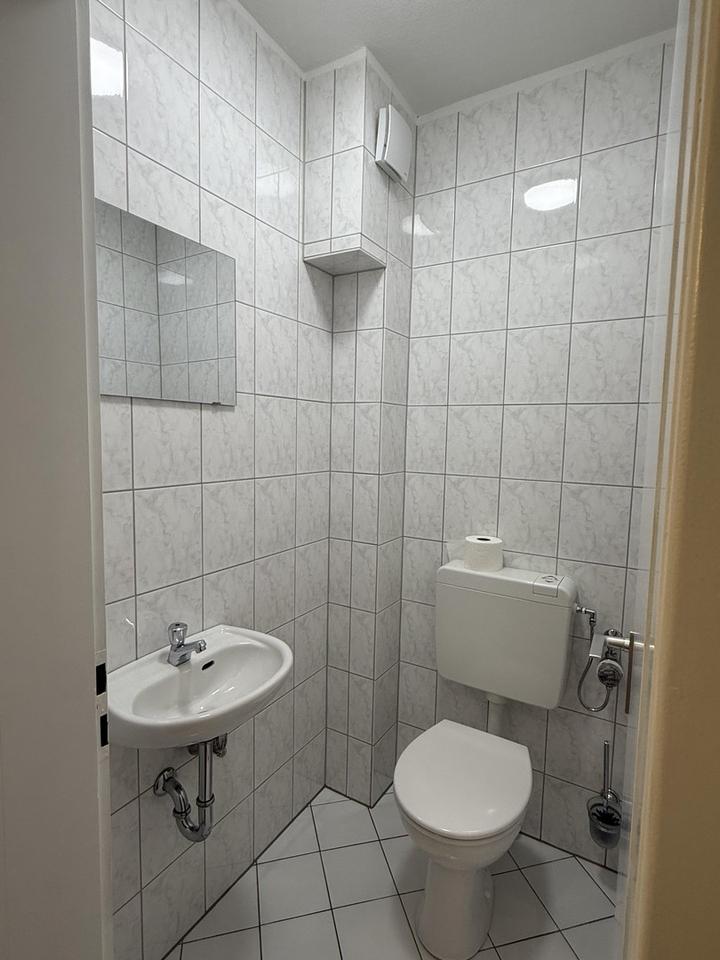 Sonnige 3ZKB beim Jung-Stilling KH, mit Aufzug, mit EBK, neues Bad gepl., elektr. Garage, renov. – Bild 6