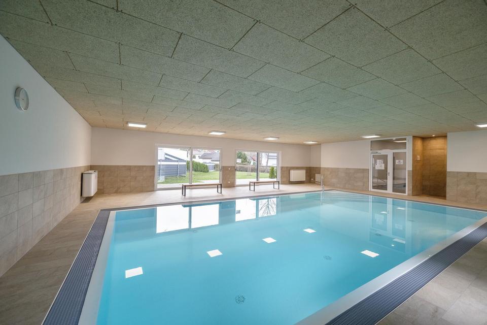 Neu renovierte 2 Zi-Whg m. Balkon voll möbliert mit Schwimmbad – Bild 20