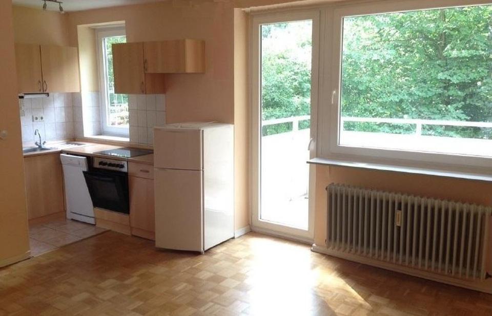 Lokstedt: 1 Zi. App., Stellplatz, Aufzug und Süd-Balkon, Nähe UKE/NDR