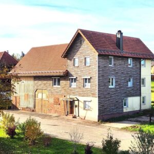 Historisches Bauernhaus mit großen Ausbaureserven und Scheune, provisionsfrei zu verkaufen.