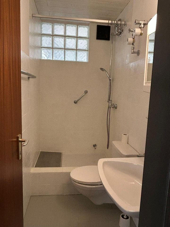 Möbliertes Pendler Apartment mit Balkon und neuer Küche – Bild 8