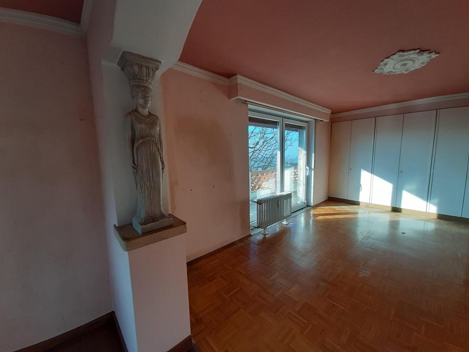 Traumaussicht in die Rheinebene - Einfamilienhaus mit Einliegerwohnung und Ausbaupotenzial – Bild 30