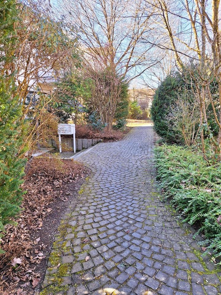 Helle Dachwohnung mit Südterrasse und Blick ins Grüne – Bild 20
