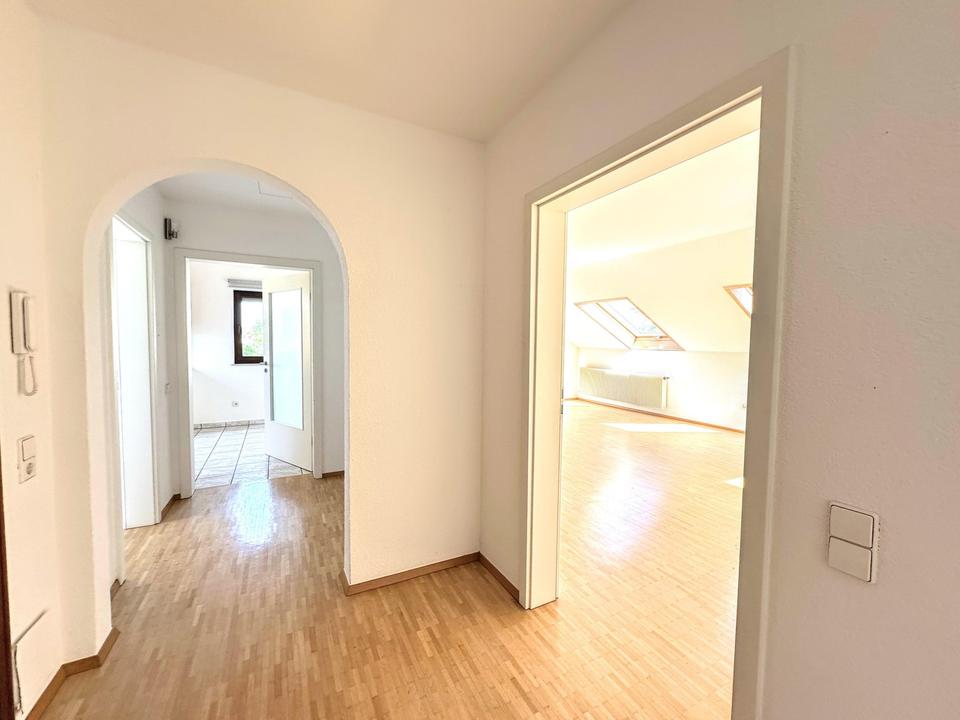 Repräsentatives 2-Familienhaus mit Ausbaupotential in begehrter Wohnlage – Bild 18