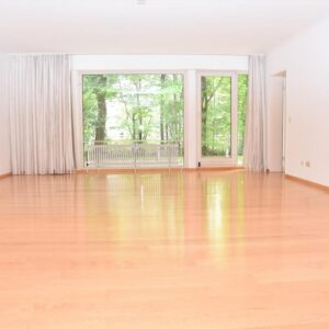 Stilvolle 3 Zimmer Terrassenwohnung in der Menterschwaige mit 2 Bädern, Terrasse und Garten