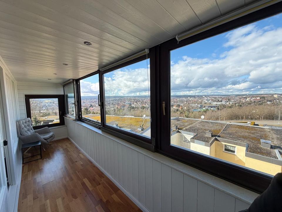 Panoramablick über Villingen * helle 1 Zi-Whg * modernisiertes Bad * inkl. TG * neue EBK * Balkon – Bild 2