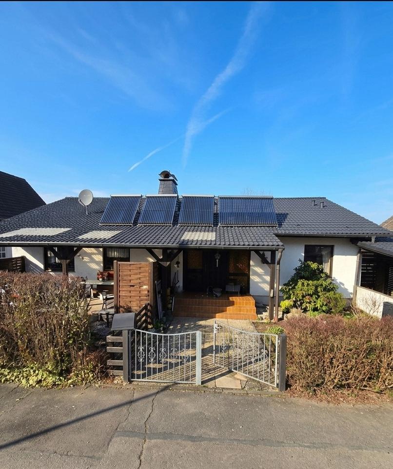 Charmanter Bungalow mit Einliegerwohnung und Garage in ruhiger Lage von Waldbröl-Hermesdorf