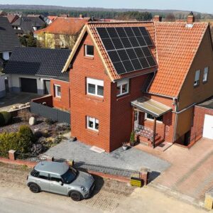 Gepflegtes Ein- Zweifamilienhaus in Lauingen (Königslutter) zu verkaufen