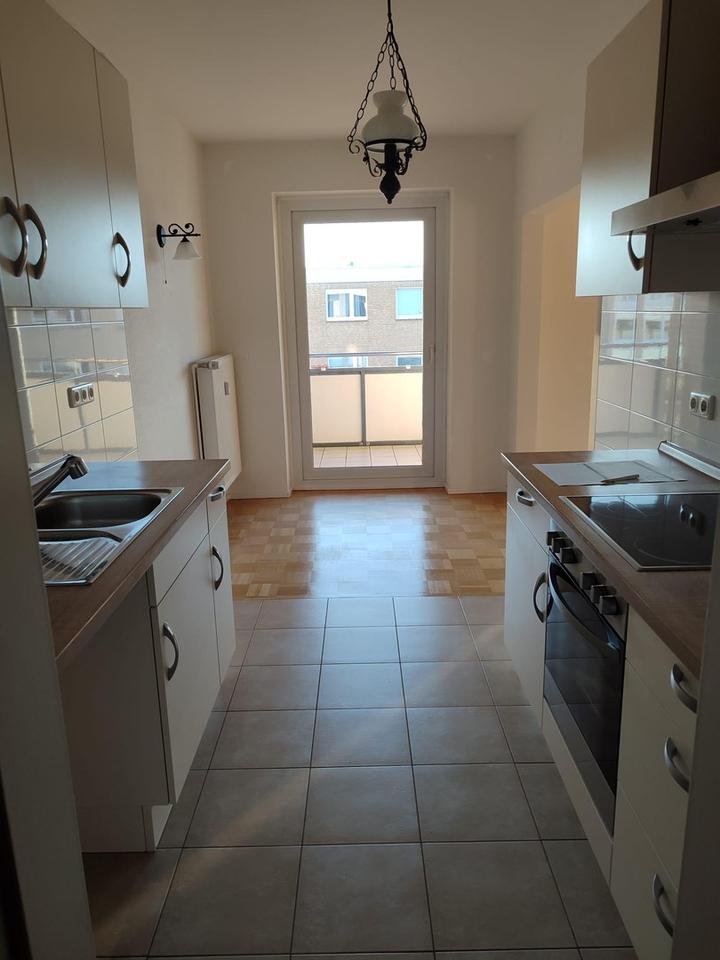 Helle, schöne 3 Zimmer Wohnung, bezugsfrei, von privat. – Bild 7