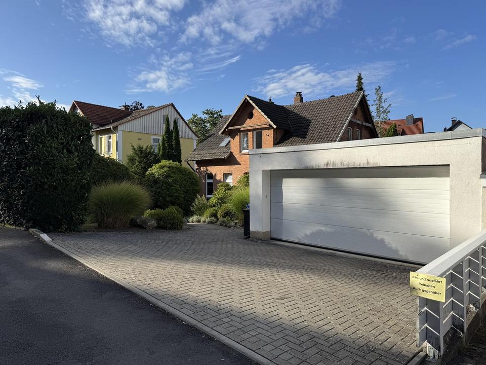 Charmantes Einfamilienhaus geh. Ausstattung mit Bachlauf – Bild 6