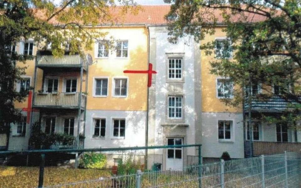 2-Raum-Wohnung mit Balkon u. Küche in Stadtfeld (Ost)
