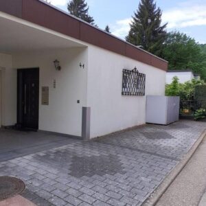 Haus am Waldrand in Bernbach