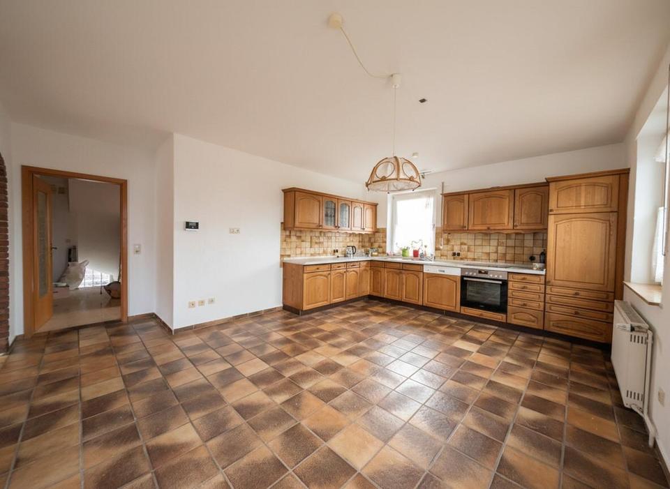 Mehrere Generationen oder ganz viel Platz: Großes Haus in Varel Stadt zu verkaufen – Bild 4