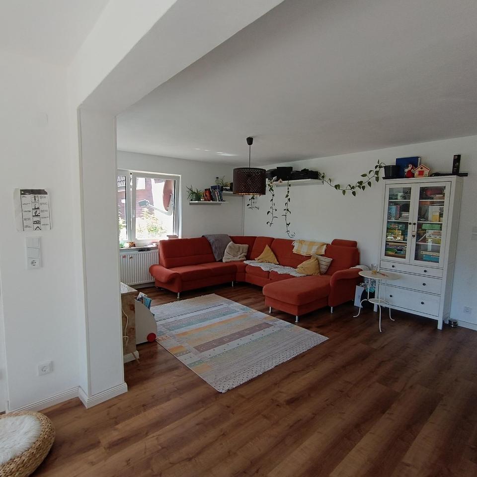 Modernisiertes Einfamilienhaus mit vollwertiger Einliegerwohnung und großem Garten – Bild 3