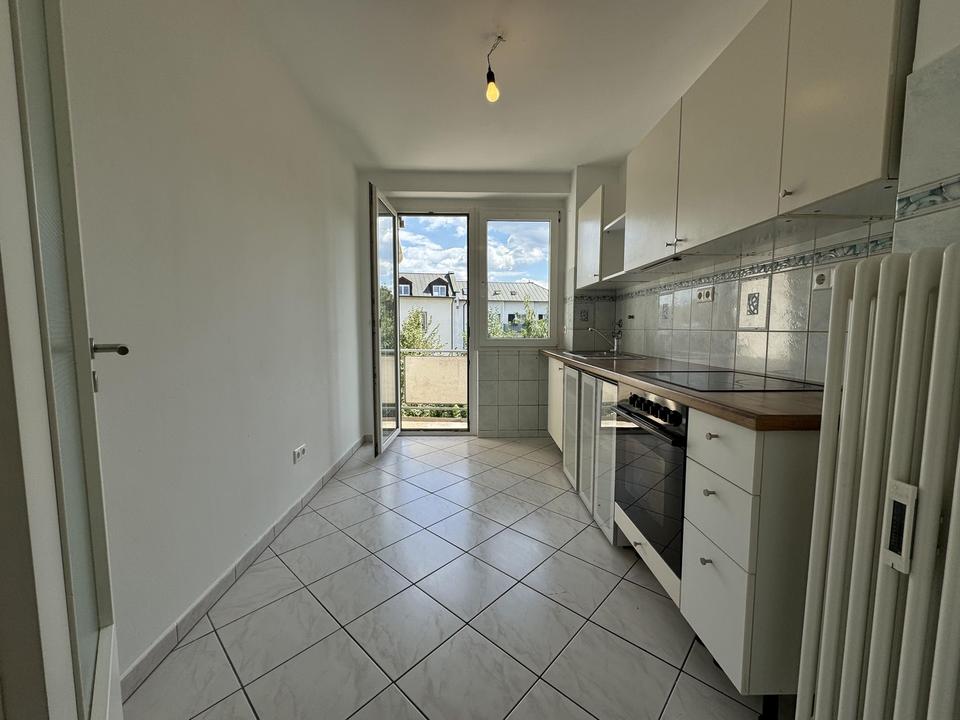 Charmante, großzügige 2-Zimmer-Wohnung mit Balkon in bester Lage auf der Berger Straße. – Bild 8