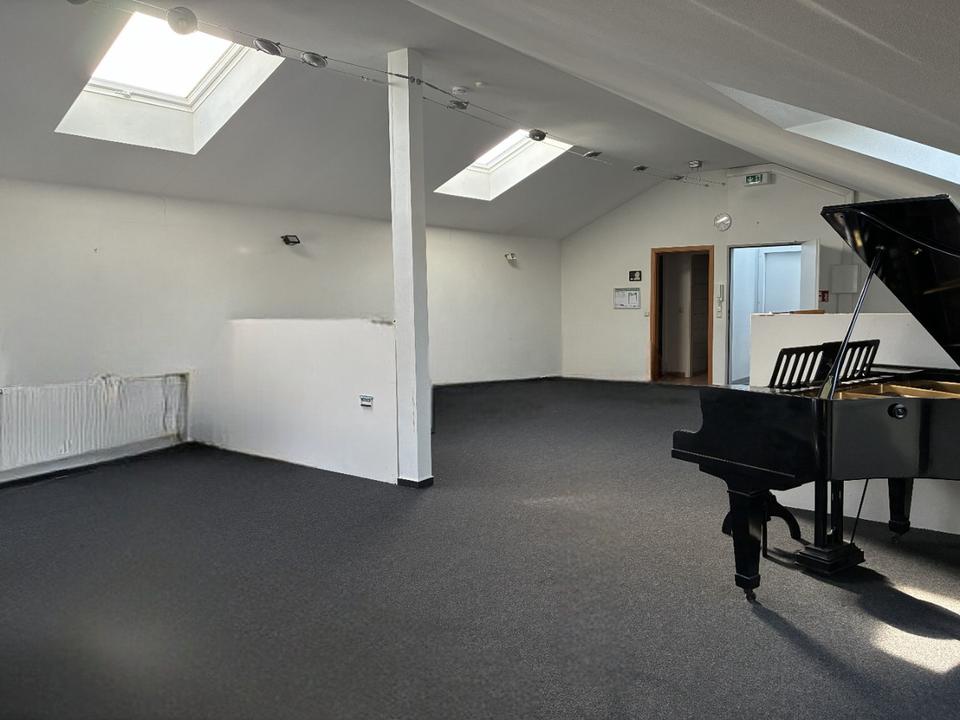 Helle Gewerbefläche / Büro / Studio (ca. 75 m²) im Zentrum von Groß-Umstadt – Parkplätze vorhanden – Bild 2