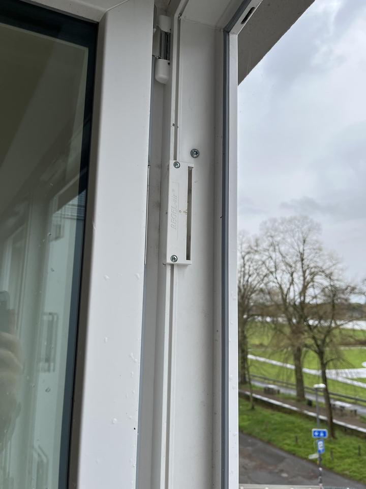 Wohnung mit exklusivem Rheinblick und Einzelgarage + Stellplatz – Bild 4