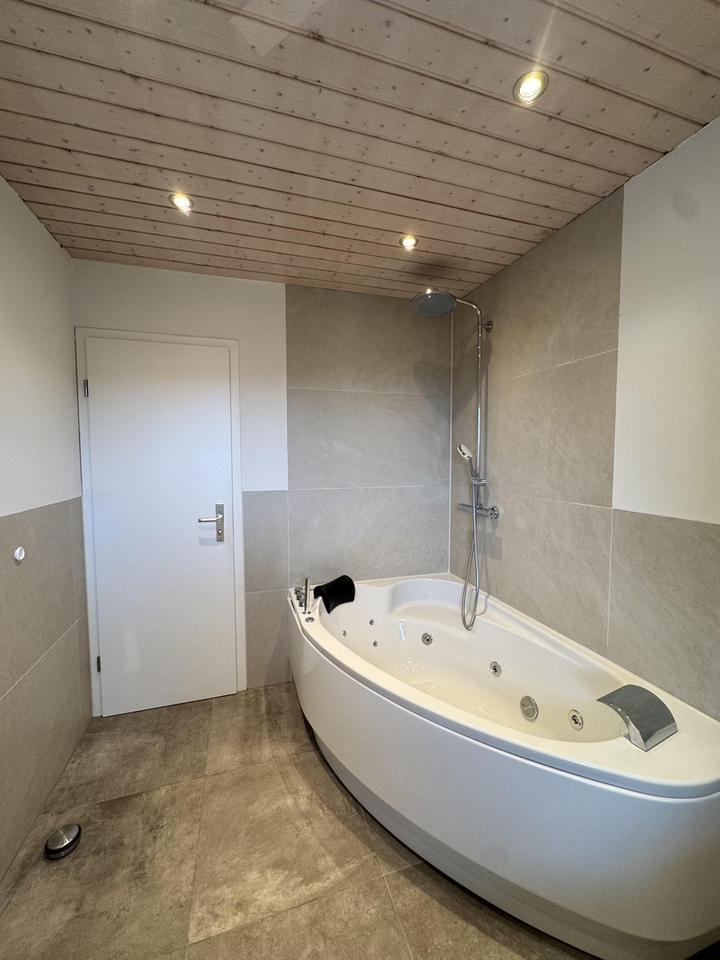 2,5-Zimmer-Wohnung (77 m²) mit traumhafter Aussicht – Bild 2