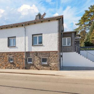 Schönes Einfamilienhaus zu verkaufen. Ohne Maklerprovision. Erstbezug nach Sanierung. Weinkeller