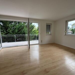 Von Privat und ab sofort! Beste Lage in Schweinheim: 3-Zimmer Etagenwohnung, 2 Bäder, großer Balkon