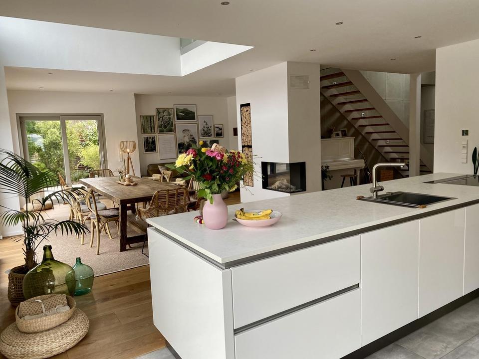 Moderne Stadtvilla mit Pool in Waldrandlage – Bild 18