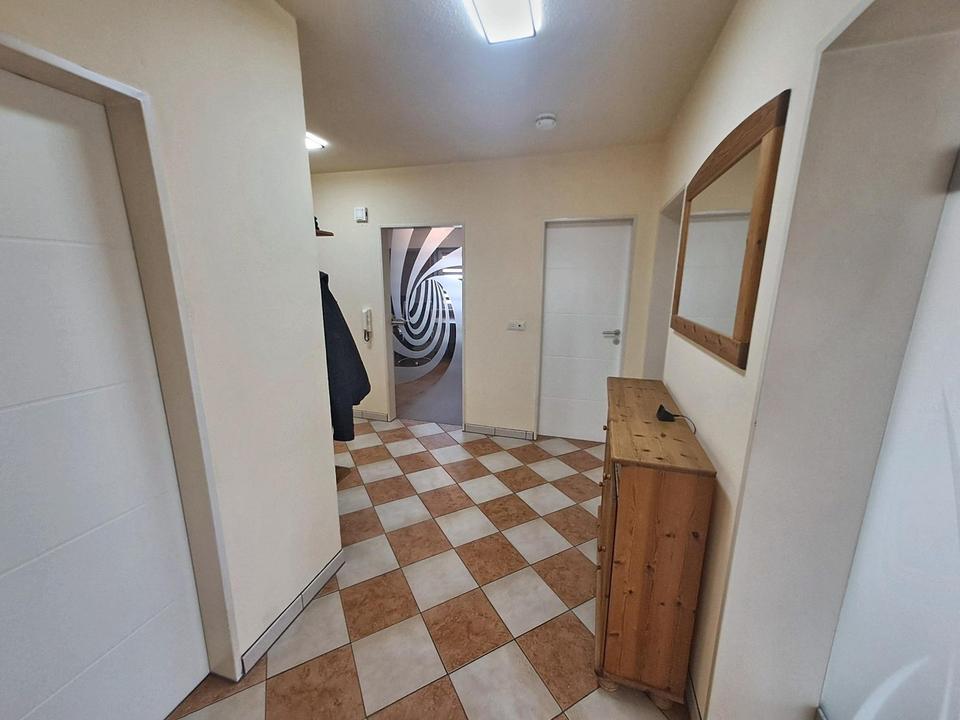 Charmante 4-Zimmer-Wohnung mit separater Wohnküche und zwei Bädern in Rosenheim zu verkaufen – Bild 7