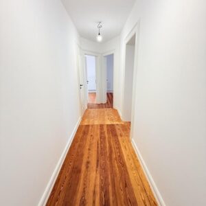 Charmante Altbauwohnung neu interpretiert – 3 Zimmer, Aufzug & hochwertiger Sanierungsstandard