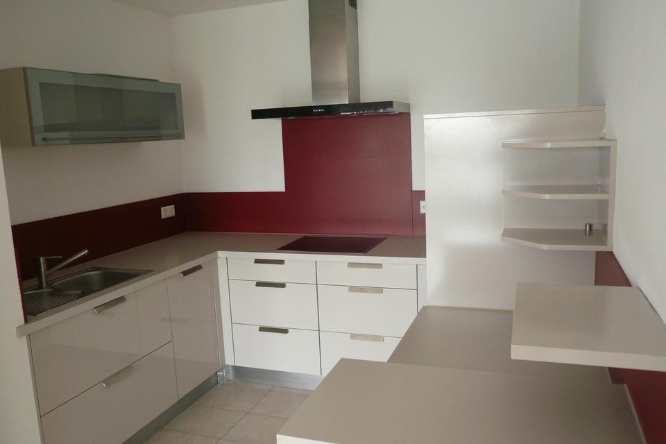 Moderne 2-Zimmer Wohnung mit großer Terasse und Tiefgaragenstellplatz in Ulm – Bild 2