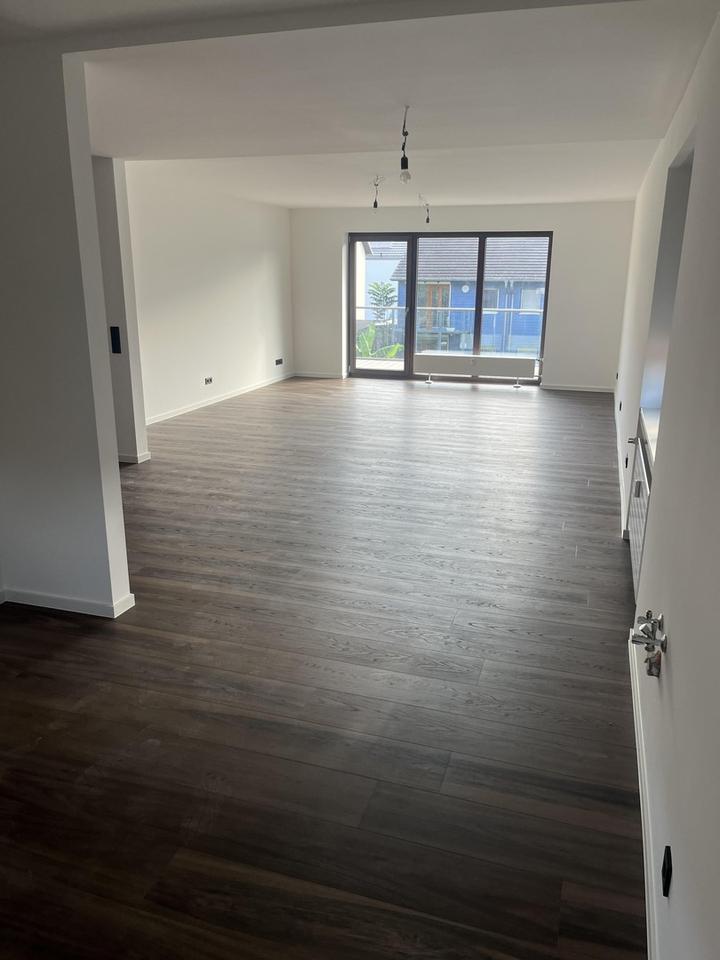 Erstbezug nach Sanierung: Großzügige Etagenwohnung – Bild 2