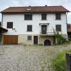 Altes Winzerhaus mit landwirtschaftlichen Nebengebäuden in Bühlertal