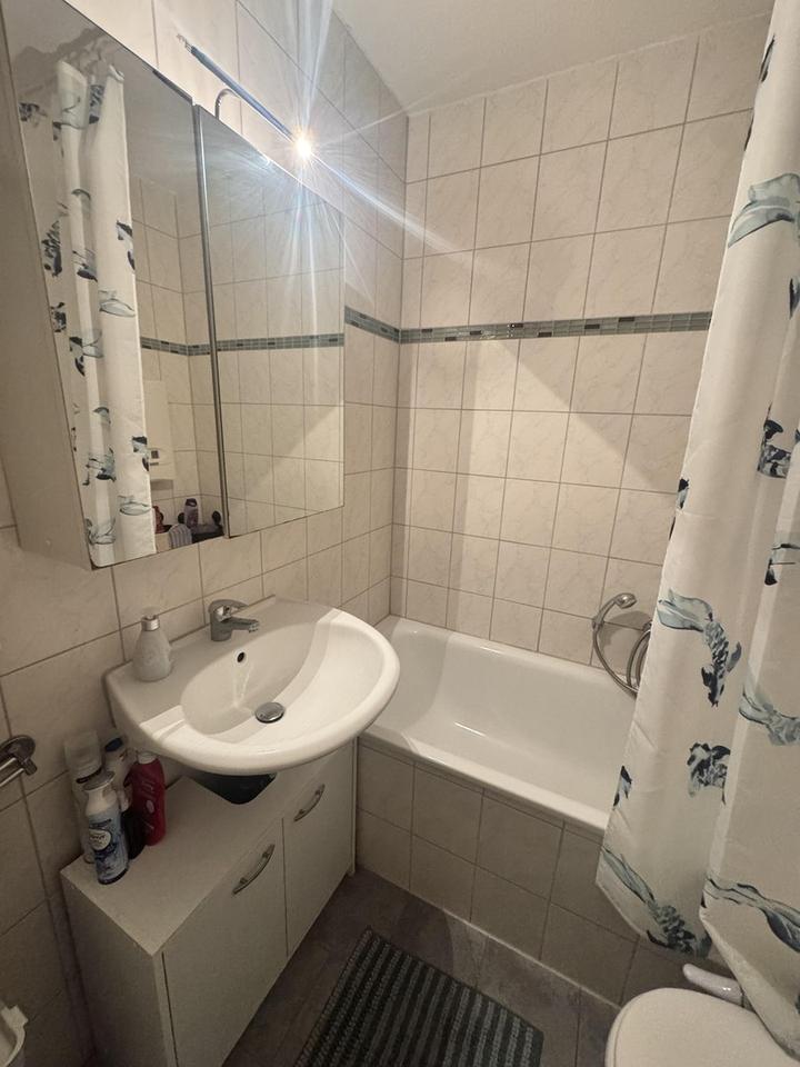 Helle, modern möblierte 2 Zimmer Wohnung / fully equiped 2 room apartment – Bild 6