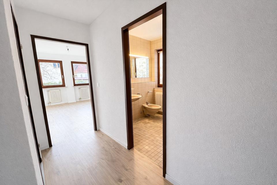 Zentrumsnahe renovierte 4-Zimmer Wohnung mit Balkon – Bild 7