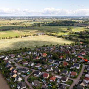 Einfamilienhaus mit Carport und Garten
